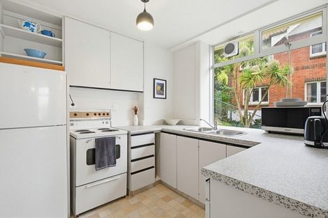 Photo of property in Jerningham Apartments, 20 Oriental Terrace, Oriental Bay, Wellington, 6011