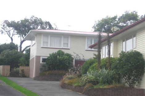 Photo of property in 1/9 Peach Road, Glenfield, Auckland, 0629