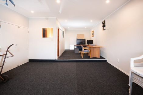 Photo of property in 72 Severn Street, Island Bay, Wellington, 6023
