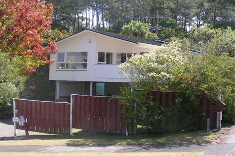 Photo of property in 62 Ravenwood Drive, Forrest Hill, Auckland, 0620