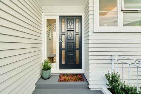 Photo of property in 41 Raroa Terrace, Tawa, Wellington, 5028