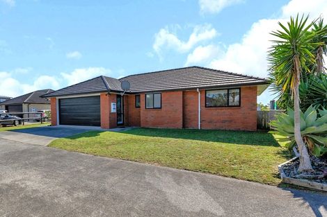 Photo of property in 33 Ocean View Rise, Ruakaka, 0116