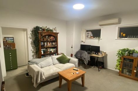 Photo of property in 118 Lyall Parade, Lyall Bay, Wellington, 6022