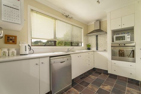 Photo of property in 6 Burbank Crescent, Churton Park, Wellington, 6037