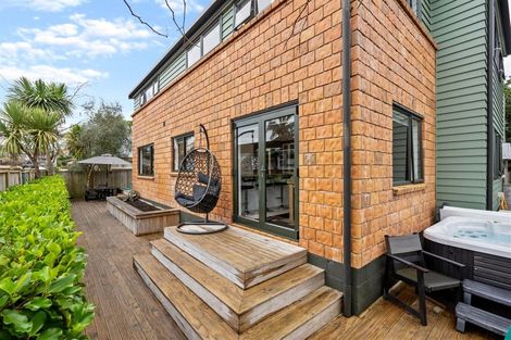 Photo of property in 73d Nile Road, Milford, Auckland, 0620