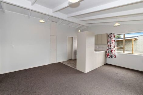 Photo of property in 3a Hikurangi Street, Te Atatu Peninsula, Auckland, 0610