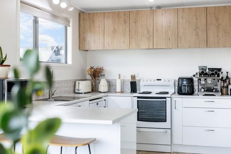 Photo of property in 4 Staysail Place, Whitby, Porirua, 5024