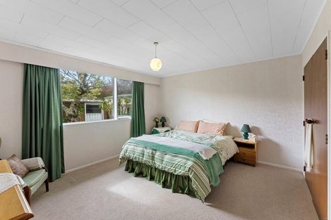 Photo of property in 11 Rewarewa Crescent, Waikanae, 5036