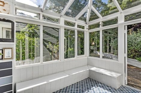 Photo of property in 100 Barnard Street, Wadestown, Wellington, 6012