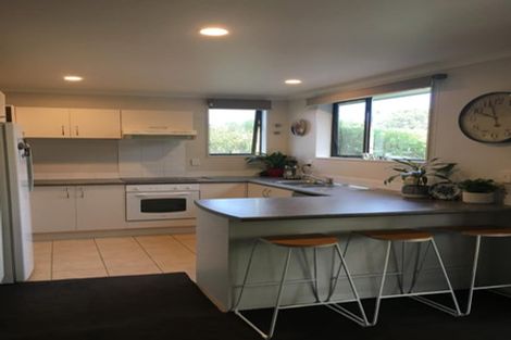 Photo of property in 32 Magnolia Drive, Waiuku, 2123