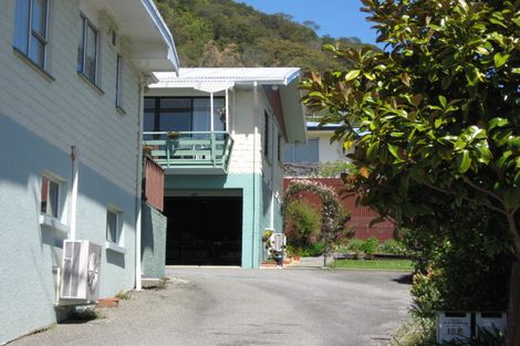 Photo of property in 3/18 Broadway, Picton, 7220