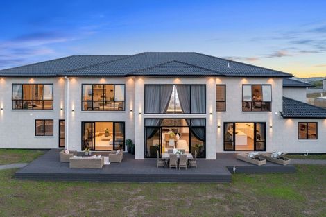 Photo of property in 83 Griggs Road, East Tamaki Heights, Auckland, 2016