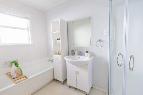 Photo of property in 15 Collier Avenue, Karori, Wellington, 6012