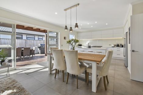 Photo of property in 7 Paso Fino Crescent, Karaka, Papakura, 2113