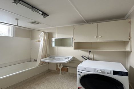 Photo of property in 5/15 Brougham Street, Mount Victoria, Wellington, 6011