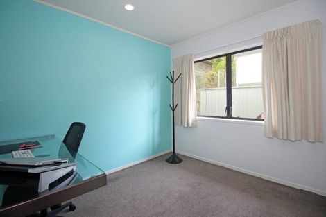 Photo of property in 30 Corunna Road, Milford, Auckland, 0620