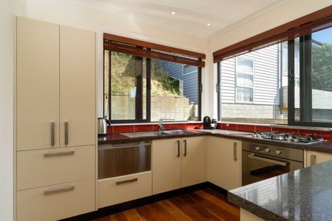 Photo of property in 94 Eden Street, Island Bay, Wellington, 6023