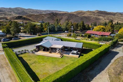 Photo of property in 1 Hall Road, Bannockburn, Cromwell, 9384