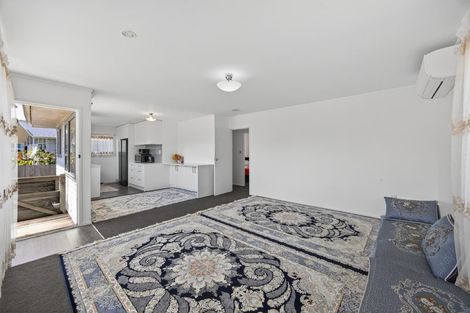 Photo of property in 1/47 Larne Avenue, Pakuranga Heights, Auckland, 2010