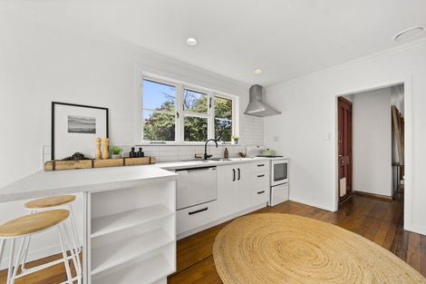 Photo of property in 12 Cambridge Road, Martinborough, 5711