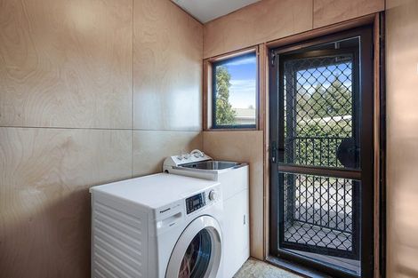 Photo of property in 74a Kahikatea Drive, Melville, Hamilton, 3206