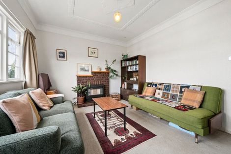 Photo of property in 76 Maupuia Road, Maupuia, Wellington, 6022