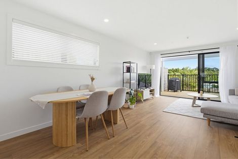 Photo of property in 2/15 Tilden Avenue, Hillcrest, Auckland, 0627