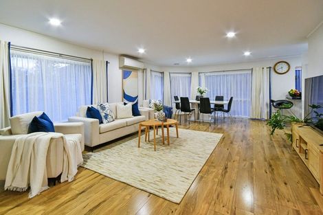 Photo of property in 2 Menen Place, Manurewa, Auckland, 2105
