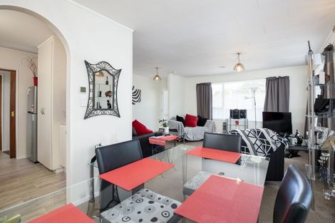 Photo of property in 2 Waterloo Place, Westown, New Plymouth, 4310
