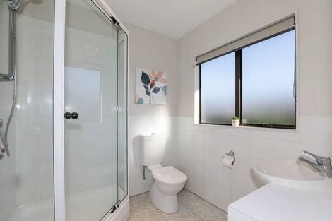 Photo of property in 77 Harvey Street, Waipahihi, Taupo, 3330