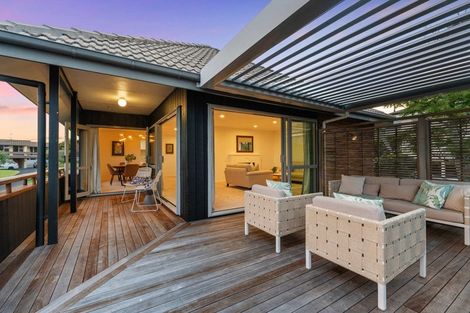 Photo of property in 1/23 Park Rise, Campbells Bay, Auckland, 0630