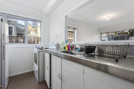 Photo of property in Victoria Court, 4u4 Queen Street, Mount Victoria, Wellington, 6011