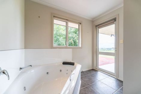 Photo of property in 140 Awamoa Road, Holmes Hill, Oamaru, 9492