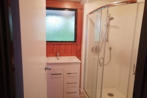 Photo of property in 5 Kemp Road, Massey, Auckland, 0614