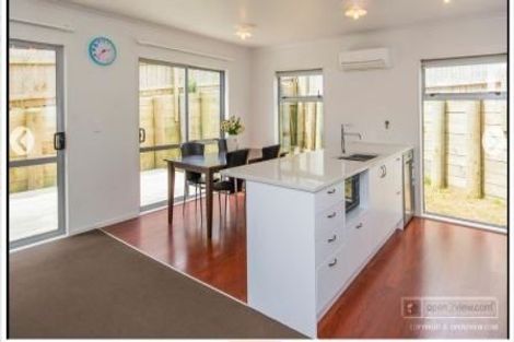 Photo of property in 8 Cresswell Place, Johnsonville, Wellington, 6037