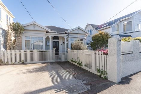 Photo of property in 72 Overtoun Terrace, Hataitai, Wellington, 6021