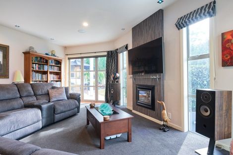 Photo of property in 30 Lowther Place, Taradale, Napier, 4112