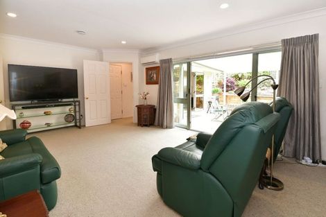 Photo of property in 138 Lakeside Drive, Orewa, 0931