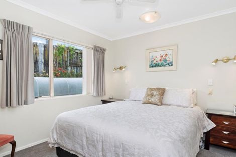 Photo of property in 16 Meadowviews Drive, Welcome Bay, Tauranga, 3112