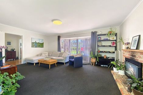 Photo of property in 122 Atkinson Road, Titirangi, Auckland, 0604