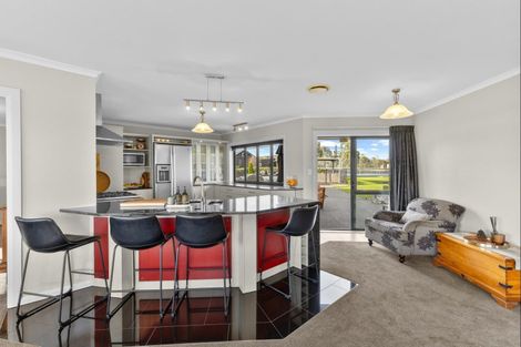 Photo of property in 44 Tutakarae Road, Kelvin Grove, Palmerston North, 4470