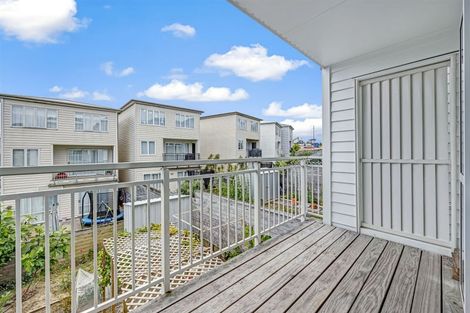 Photo of property in 28 Fernly Rise, Flat Bush, Auckland, 2019