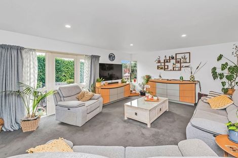 Photo of property in 6 Oldham Place, Darfield, 7510