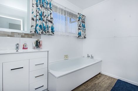 Photo of property in 13 Lilian Street, Te Kamo, Kamo, 0112