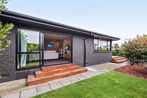 Photo of property in 190 Estuary Road, South New Brighton, Christchurch, 8062