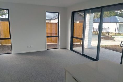 Photo of property in 21 Matuku Place, Paraparaumu Beach, Paraparaumu, 5032