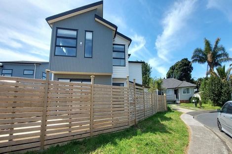 Photo of property in 20a Mackenzie Street, Te Atatu South, Auckland, 0610