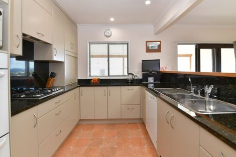 Photo of property in 19 Moffat Road, Red Beach, 0932