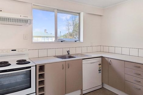 Photo of property in 8f1- Garth Lane, Maoribank, Upper Hutt, 5018