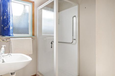 Photo of property in 54 Salford Street, Newlands, Wellington, 6037